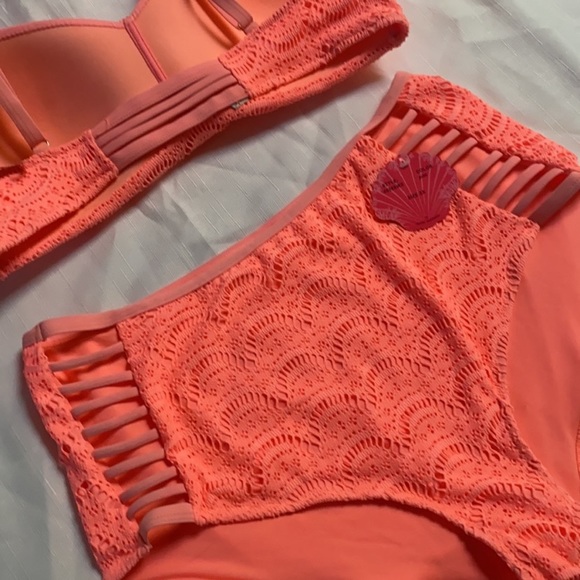 Bathing suit - Picture 4 of 5